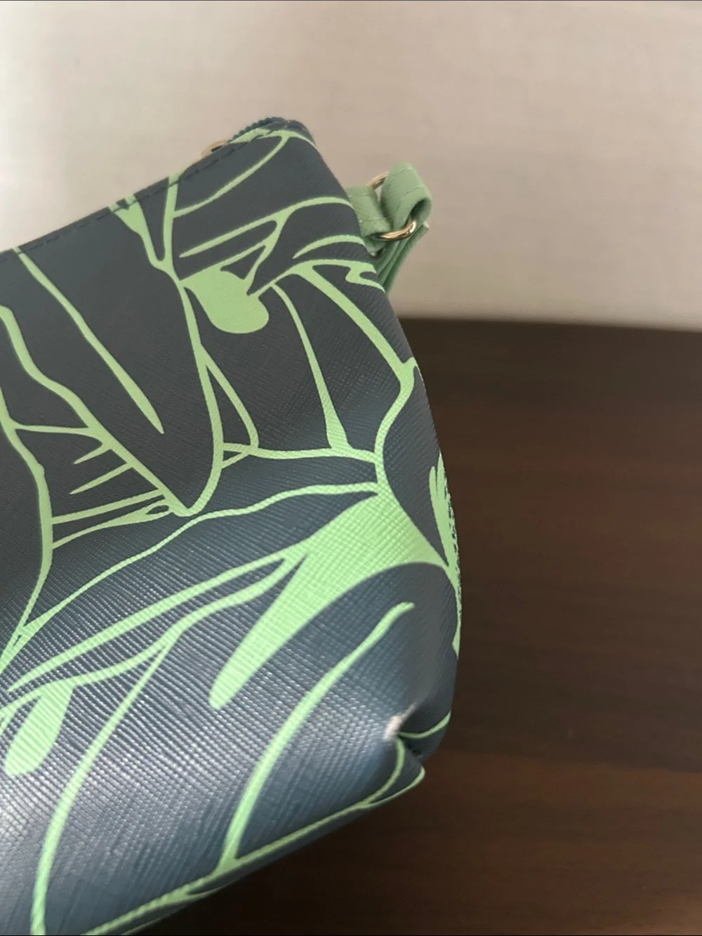 Manaola Kinolau Tropical  Zip Clutch with Strap